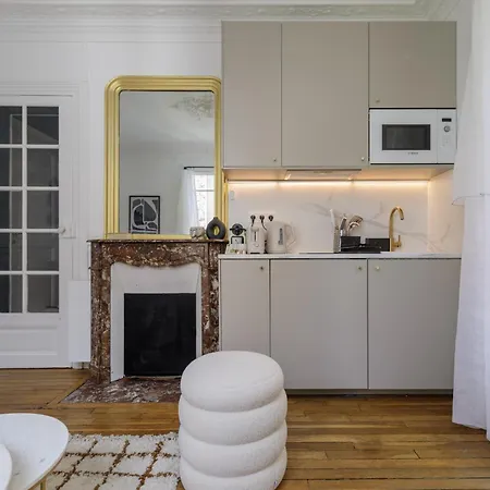 New Snug Flat In The Heart Of Le Marais * Paris