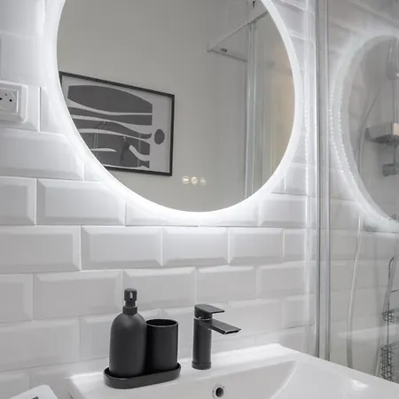 New Snug Flat In The Heart Of Le Marais