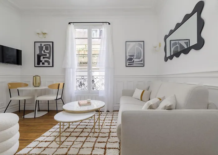 New Snug Flat In The Heart Of Le Marais