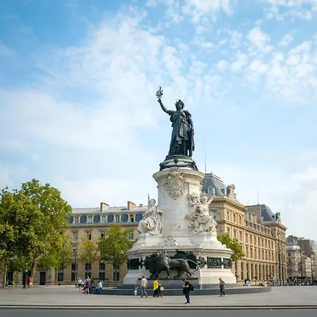 New Snug Flat In The Heart Of Le Marais *