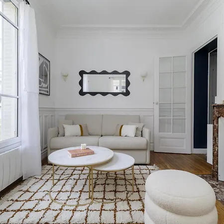 New Snug Flat In The Heart Of Le Marais *