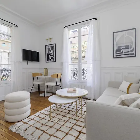 New Snug Flat In The Heart Of Le Marais Apartment