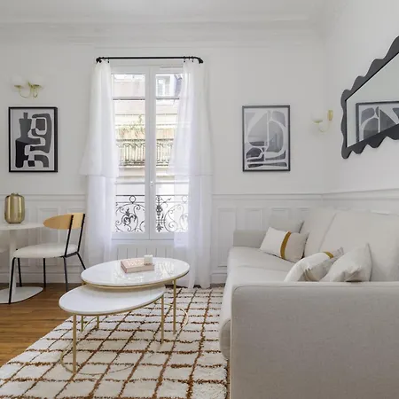 New Snug Flat In The Heart Of Le Marais